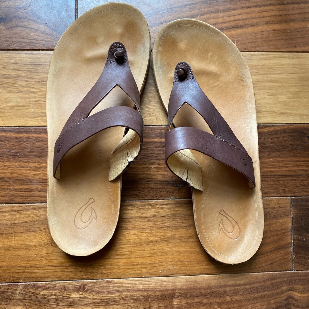 OluKai leather sandals